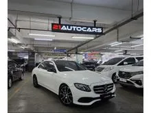 2016 Mercedes-Benz E300 2.0 Avantgarde Sedan AT