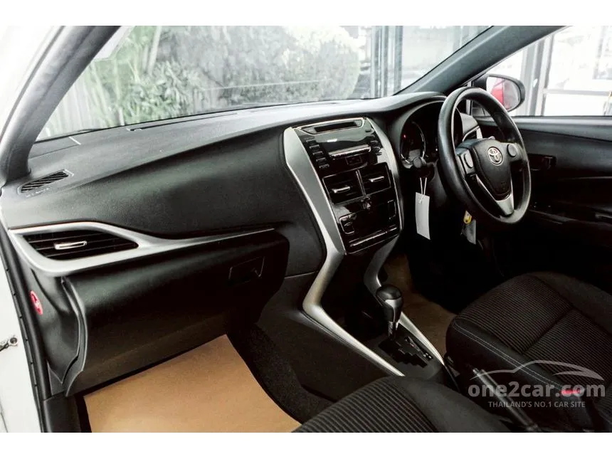 2018 Toyota YARIS E Hatchback