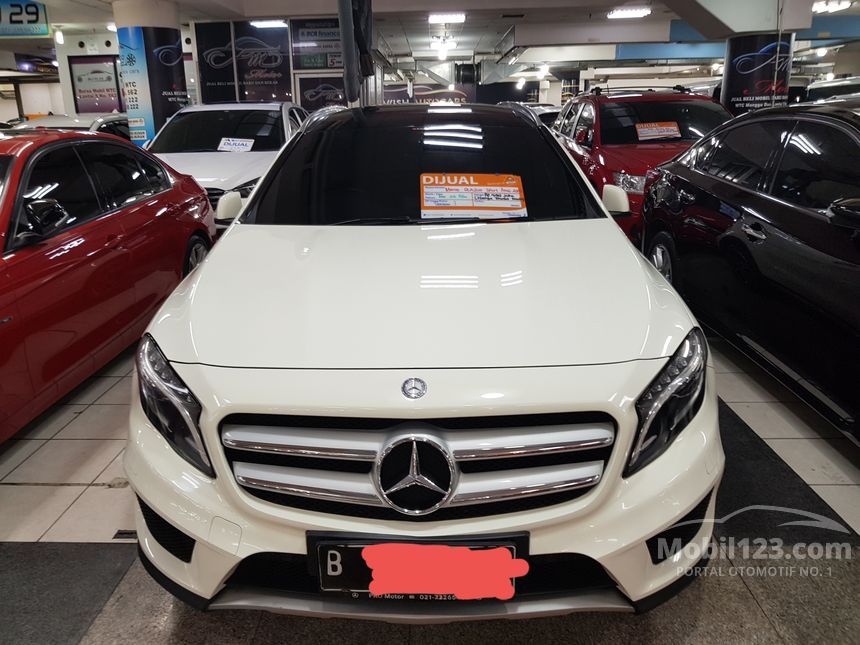 2015 Mercedes-Benz GLA200 Sport SUV