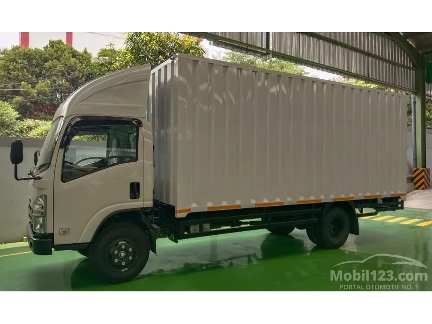 Jual Mobil Isuzu Elf 2023 NMR 71 L 4.8 di DKI Jakarta Manual Trucks Putih Rp 440.000.000