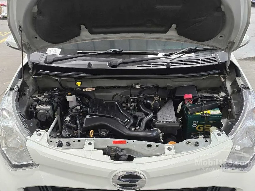 2018 Daihatsu Sigra R Deluxe MPV