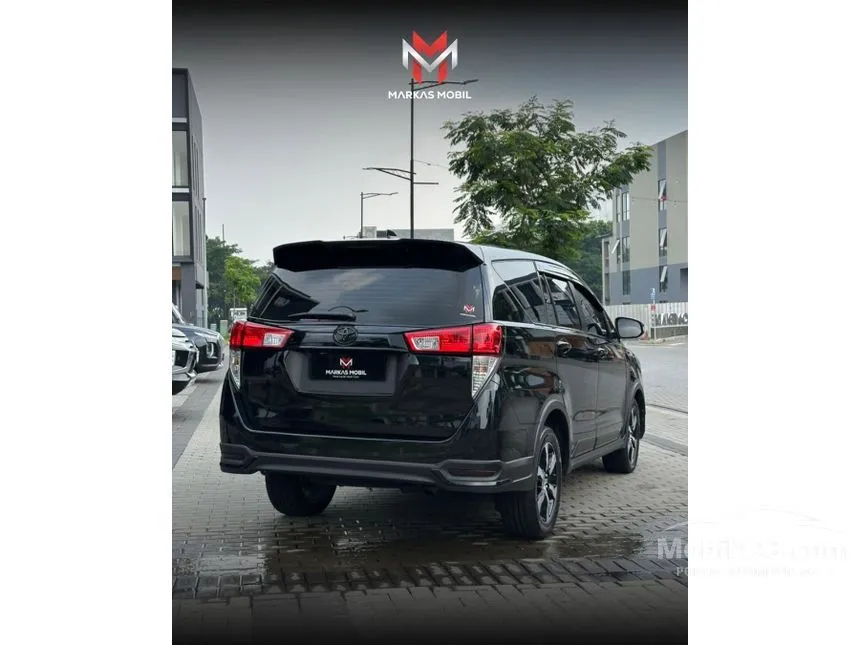 2022 Toyota Kijang Innova Venturer MPV