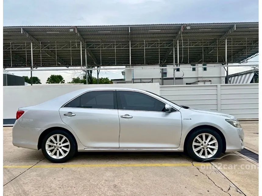 2013 Toyota CAMRY Hybrid DVD Sedan