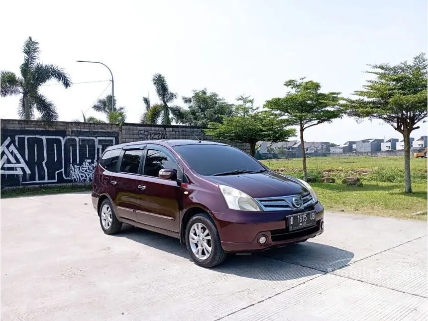 Jual Mobil Nissan Grand Livina 2012 XV 1.5 di Jawa Barat Automatic MPV Marun Rp 94.000.000
