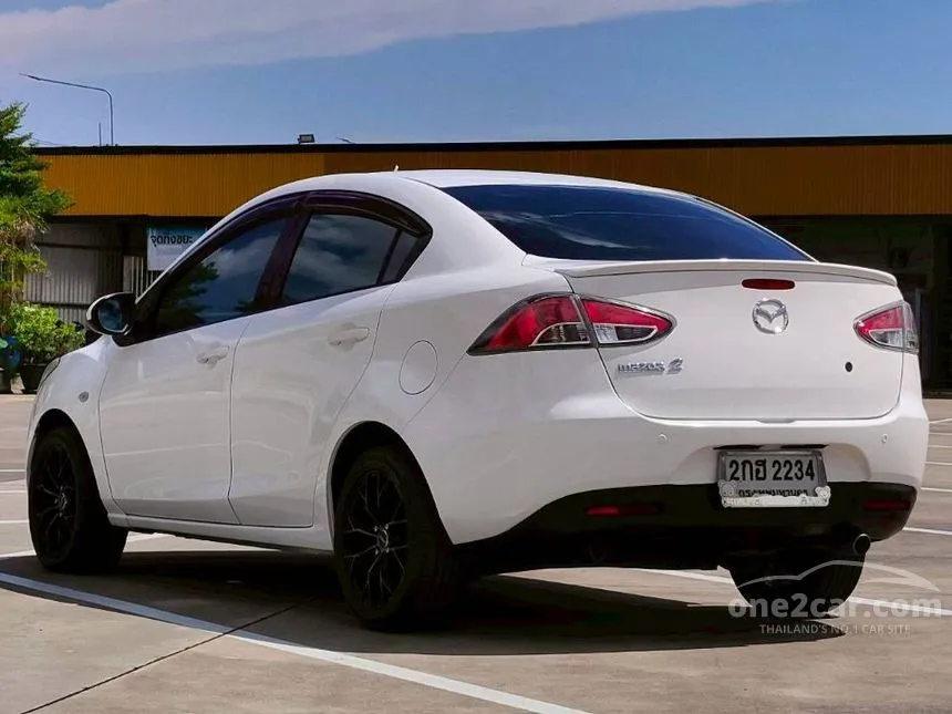 2013 Mazda 2 Elegance Groove Sedan