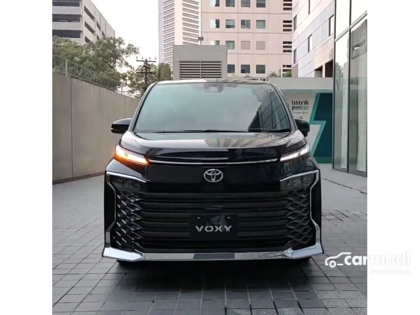2025 Toyota Voxy (Premium Color) MPV