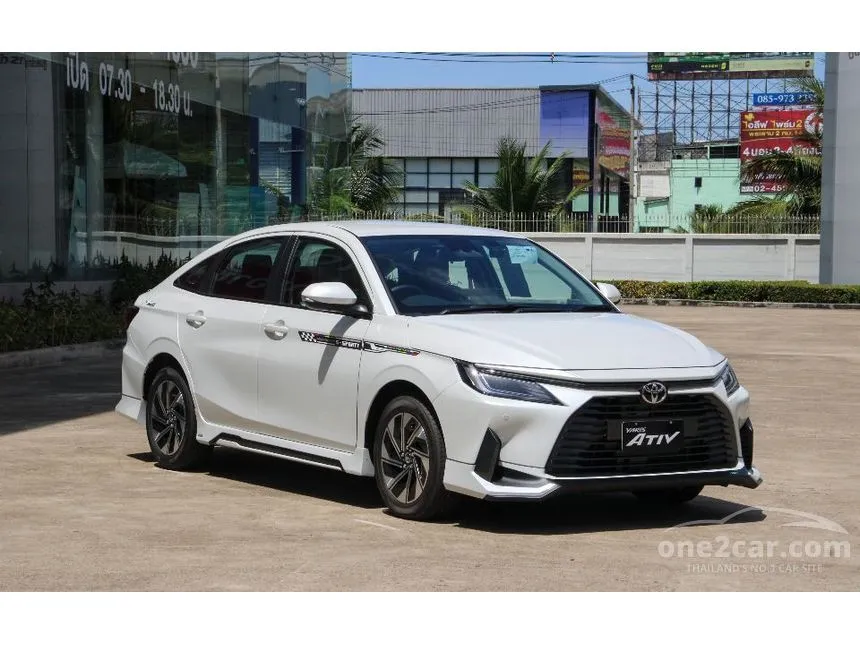 2025 Toyota Yaris Ativ HEV Premium Sedan