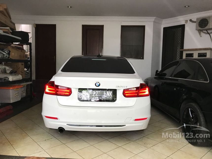 Jual Mobil  BMW  320i 2013 Sport  2 0 di DKI Jakarta 