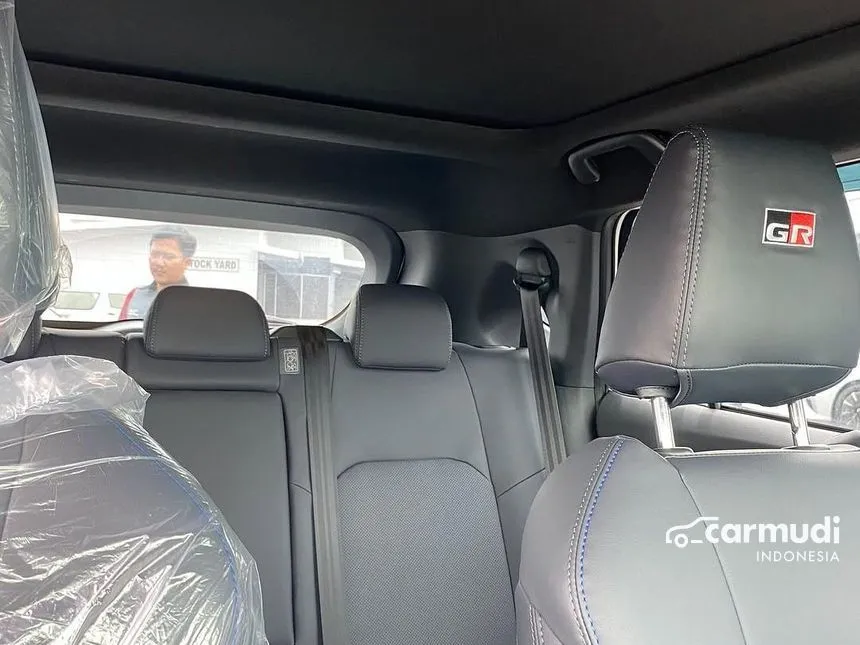 2025 Toyota Yaris Cross S HV with GR Parts Aero Pkg(Prem Clr) SUV