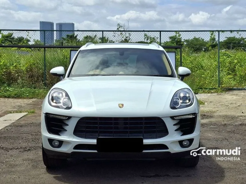 2015 Porsche Macan SUV
