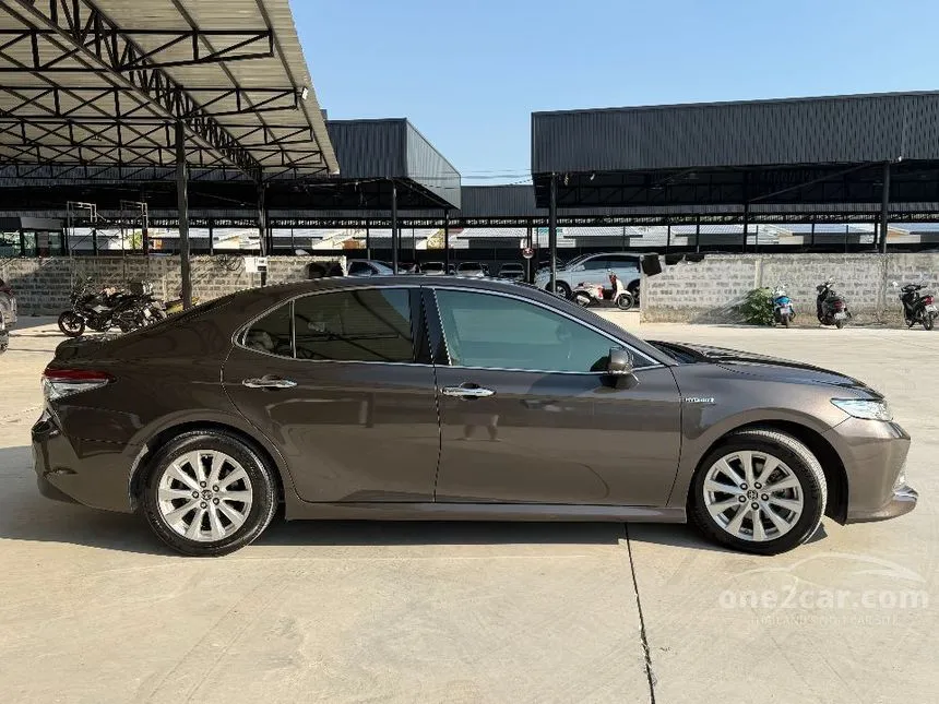 2019 Toyota CAMRY Hybrid Sedan
