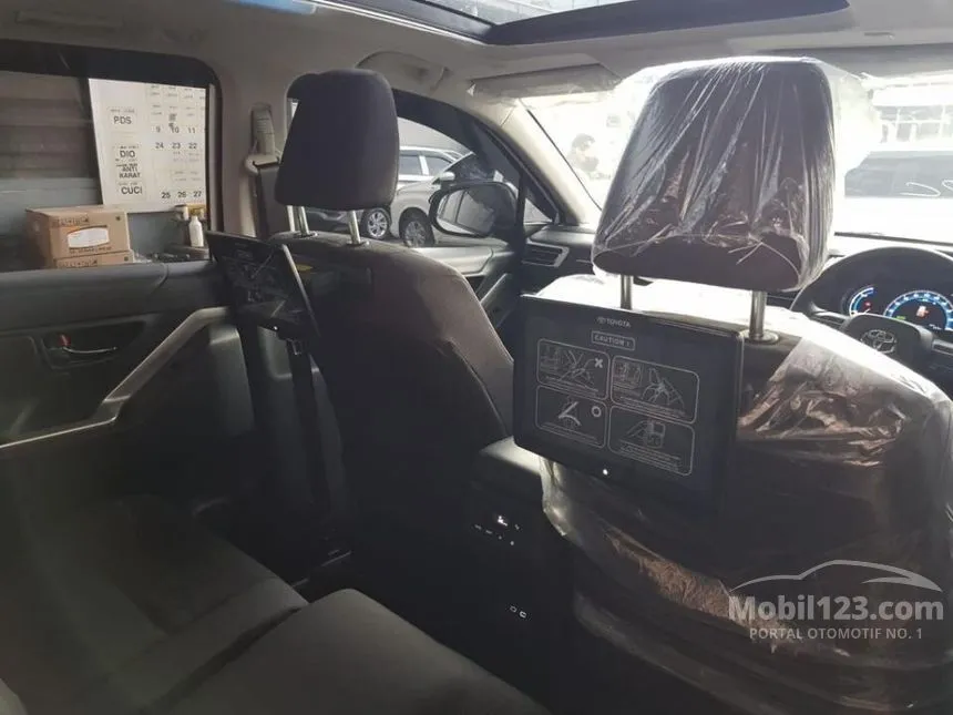 2024 Toyota Kijang Innova Zenix V HV Wagon