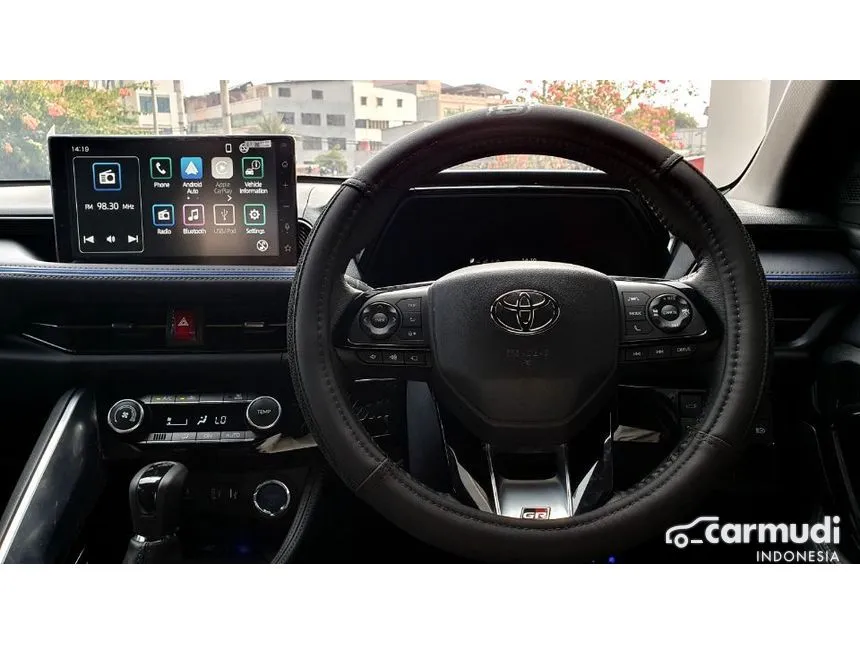 2023 Toyota Yaris Cross S HV (2 Tone) with GR Parts Aero Pkg SUV