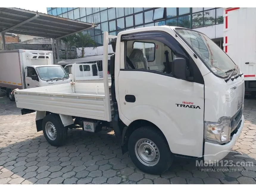 2024 Isuzu Traga Van