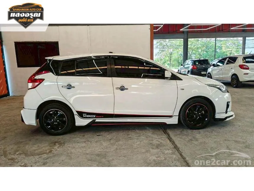 2017 Toyota YARIS J Hatchback