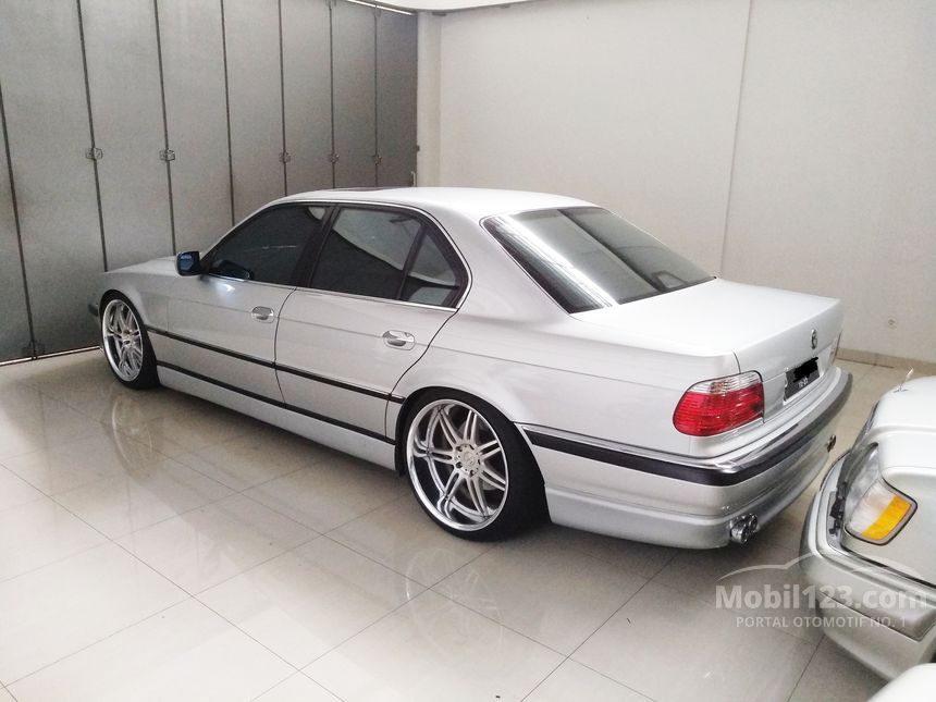 Jual Mobil BMW 728i 2000 E38 2.8 di DKI Jakarta Automatic Sedan Silver ...