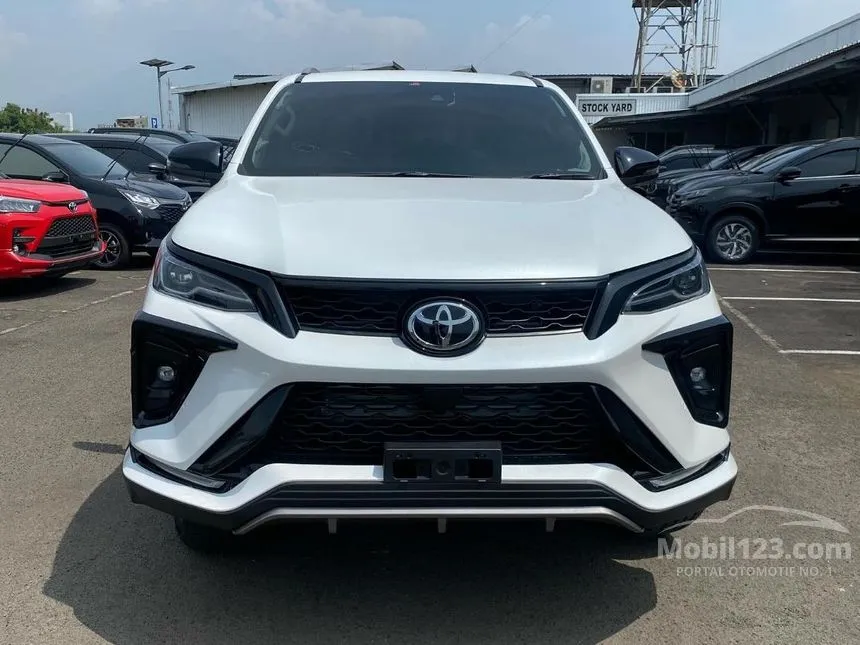 Jual Mobil Toyota Fortuner 2024 VRZ TSS GR Parts Aero Package 2.8 di Banten Automatic SUV Putih Rp 641.700.000