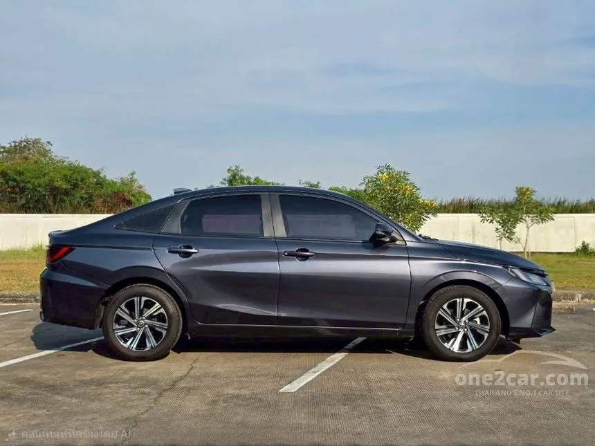2025 Toyota Yaris Ativ Smart Sedan