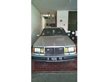 1992 Mercedes-Benz 300E 3.0 Sedan