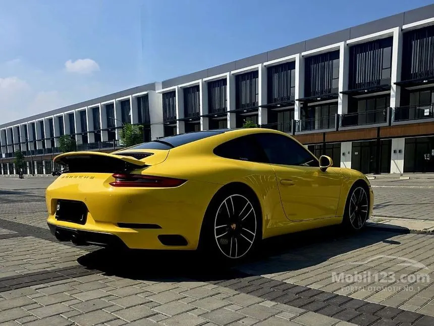 2018 Porsche 911 Carrera Coupe