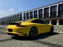 2018 Porsche 911 3.0 Carrera Coupe  LOW KM 6,xxx ONLY. YELLOW On SADDLE BROWN. PRICE CASH BEST DEAL NEGO YA. SUPER ANTIK  LIKE NEW CAR. ATPM