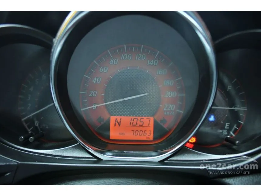 2014 Toyota YARIS E Hatchback