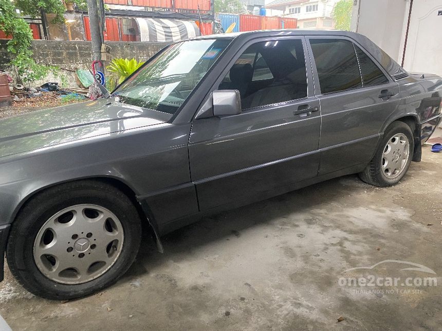 1993 Mercedes-Benz 190E Sedan