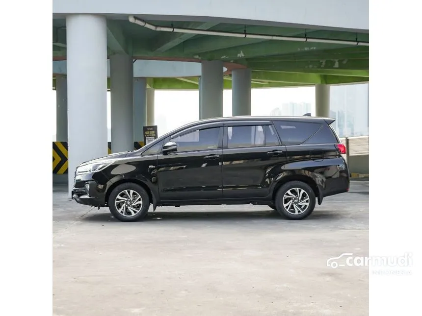 2022 Toyota Kijang Innova V MPV