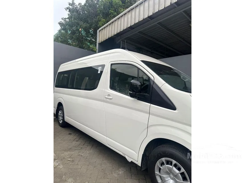 2026 Toyota Hiace Premio Van