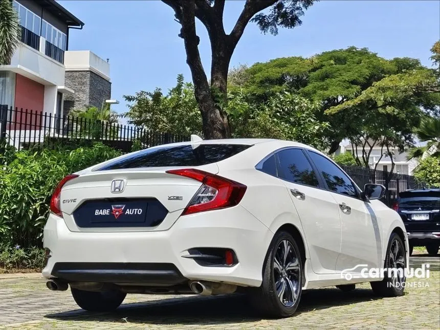 2018 Honda Civic ES Sedan