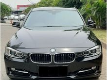2012 BMW 320i 2.0 Luxury Sedan