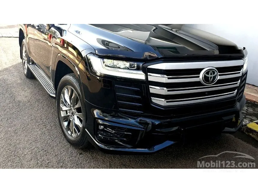 2023 Toyota Land Cruiser 300 VX-R SUV