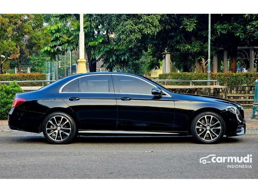 2017 Mercedes-Benz E300 AMG Line Sedan