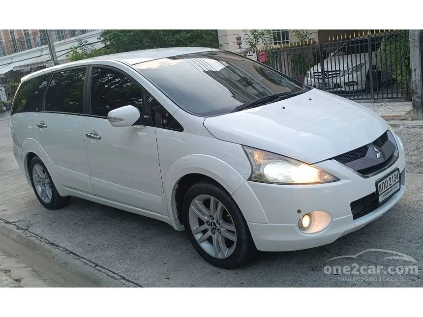 2010 Mitsubishi SPACE WAGON GT Wagon