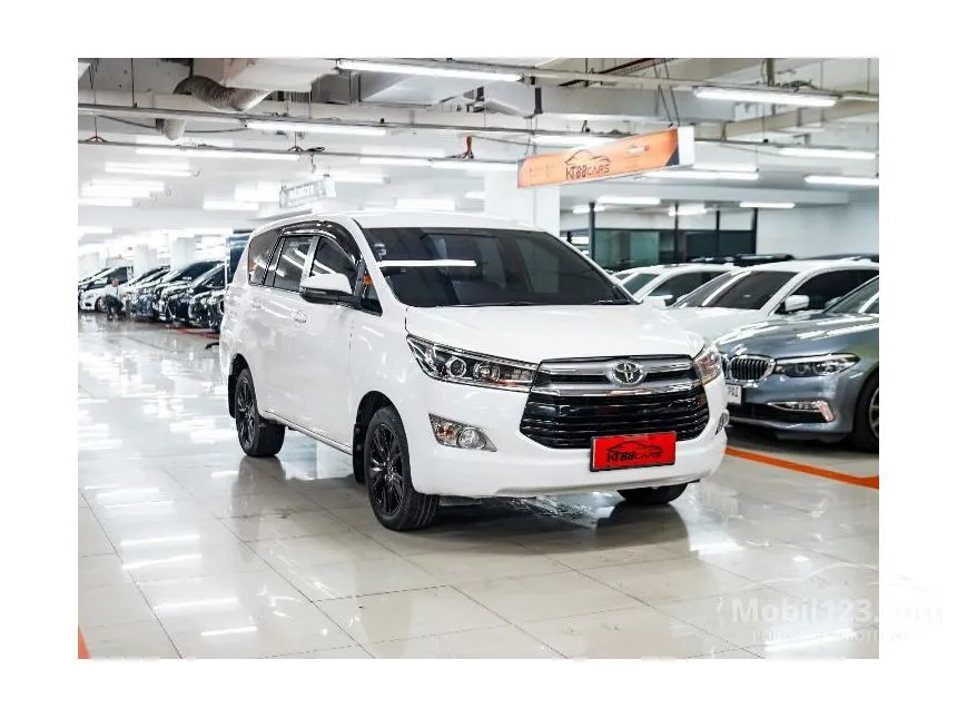 Jual Mobil Toyota Kijang Innova 2017 V 2.4 di DKI Jakarta Manual MPV Putih Rp 305.000.000