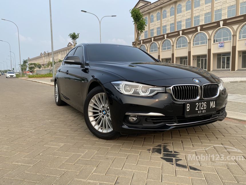 Jual Mobil BMW 320i 2018 Luxury 2.0 di DKI Jakarta Automatic Sedan ...