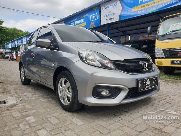 Honda Brio Mobil bekas  dijual di Jawa  tengah  Indonesia 