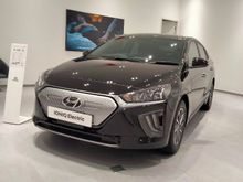 Hyundai IONIQ Signature + Free Wall Charger