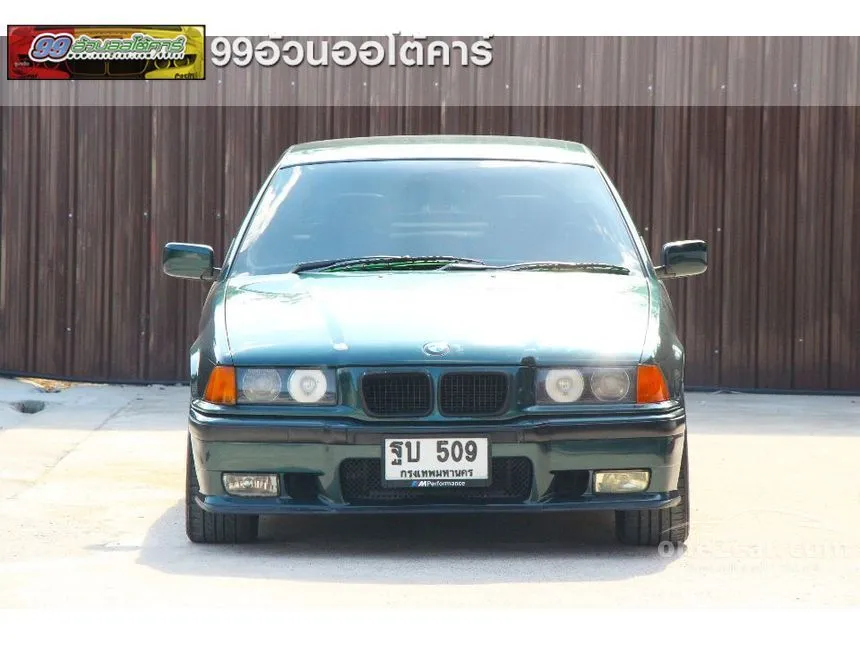 1999 BMW 318i Sedan