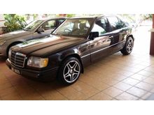 1986 Mercedes-Benz 300E 3.0 Sedan