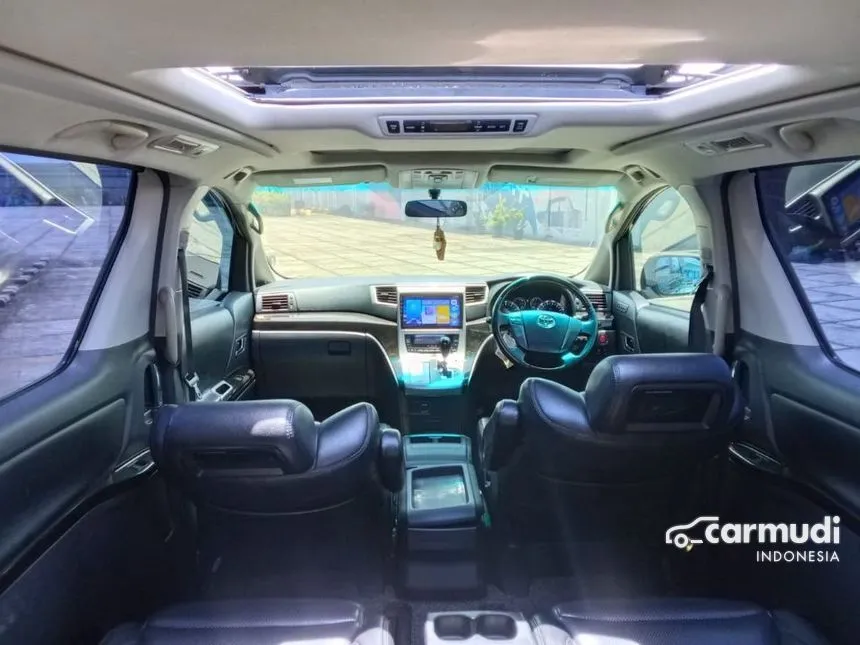 2011 Toyota Vellfire Z MPV