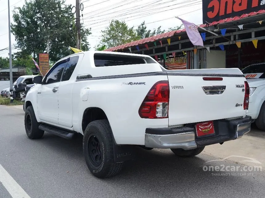 2016 Toyota HILUX REVO E Prerunner Smart Cab Pickup