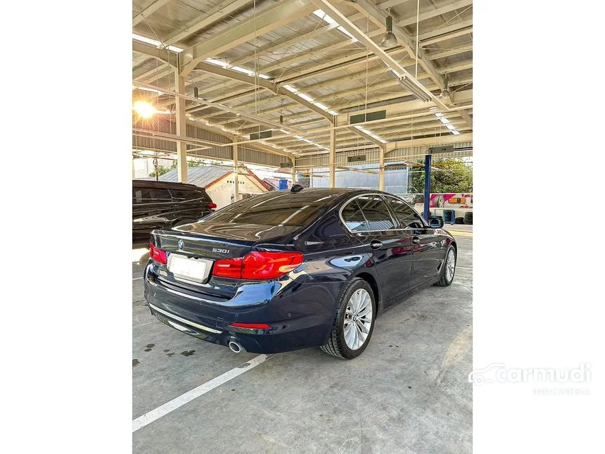 2018 BMW 530i Luxury Sedan