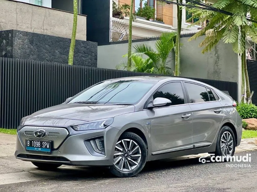 2020 Hyundai IONIQ Signature Coupe