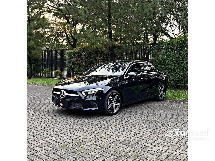 2022 Mercedes-Benz A200 progressive line Sedan