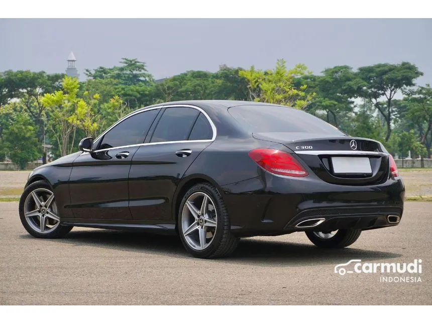 2018 Mercedes-Benz C300 AMG Line Sedan