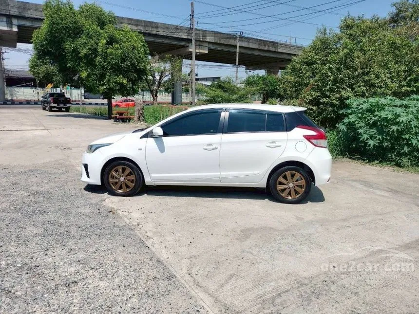 2014 Toyota YARIS E Hatchback
