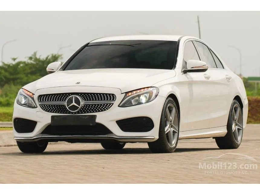 2017 Mercedes-Benz C200 AMG Line Sedan