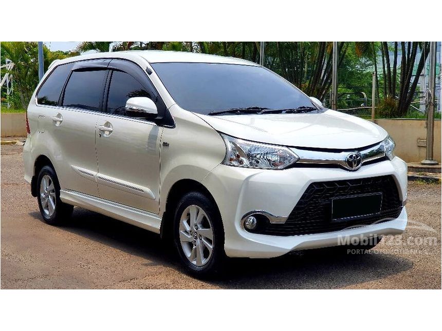 Toyota Avanza Veloz Putih 2017: Sebuah Studi Kasus Pasar Mobil Bekas