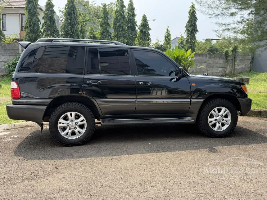 2005 Toyota Land Cruiser Cygnus SUV